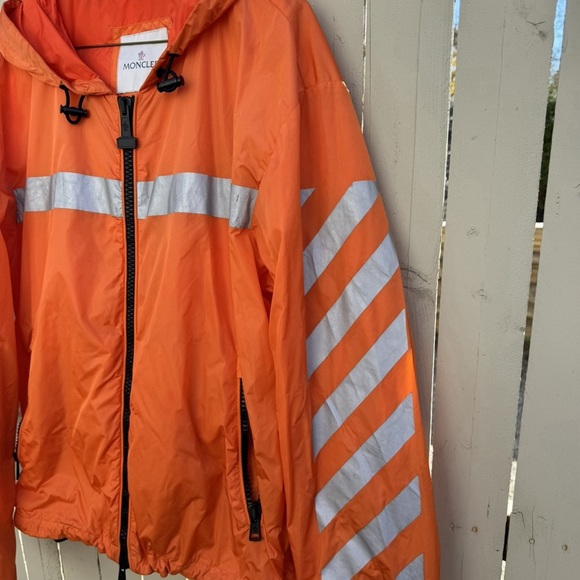 Moncler x Off-White Windbreaker - Picture 4 of 15